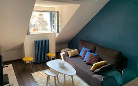 Charmant Appartement De 2 Chambres A Vic-Sur-Cere